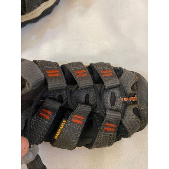 Keen waterproof sandals size 9 kids black gray - Picture 2 of 5